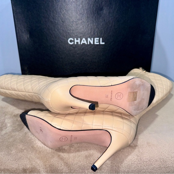 CHANEL Vintage Authentic Quilted beige boots size 39 - Picture 3 of 7